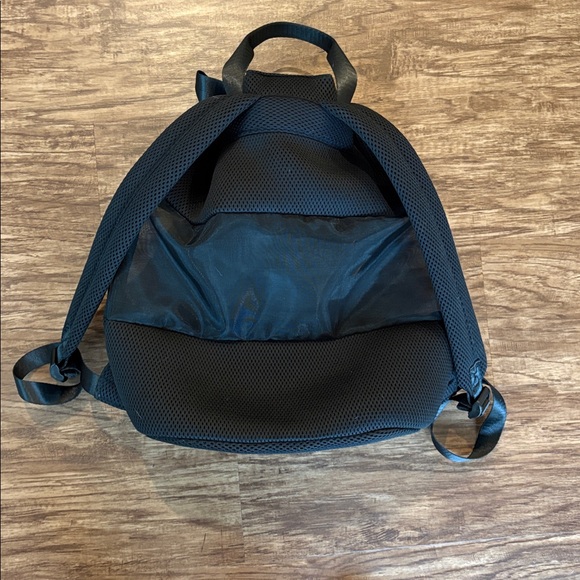 Shade and shore black mesh drawstring backpack - beach bag - pool pack - Picture 3 of 4